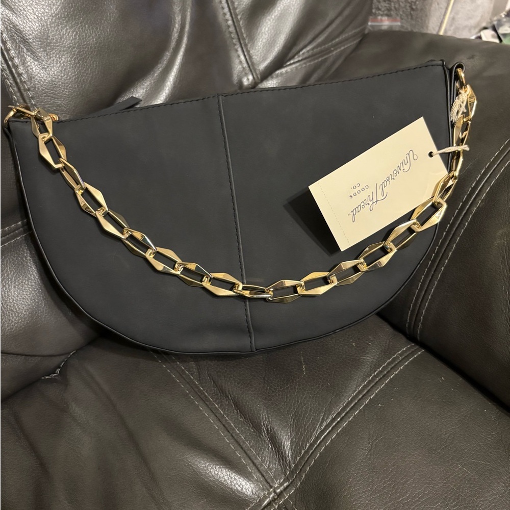 Universal Thread Black Shoulder Bag with Gold Chain